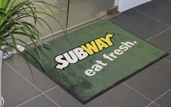 https://www.logomat-lettosigns.com/wp-content/uploads/2018/09/Marketing-Gift-Retail-Shop-Commercial-Use-Indoor-Outdoor-Entrance-Branded-Rubber-Floor-Mats-Logo-Carpet-For-Subway-600x376.jpg